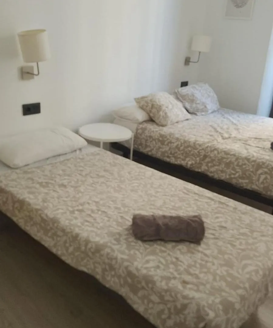 Raval Botella Private Rooms Barcelona Hostel