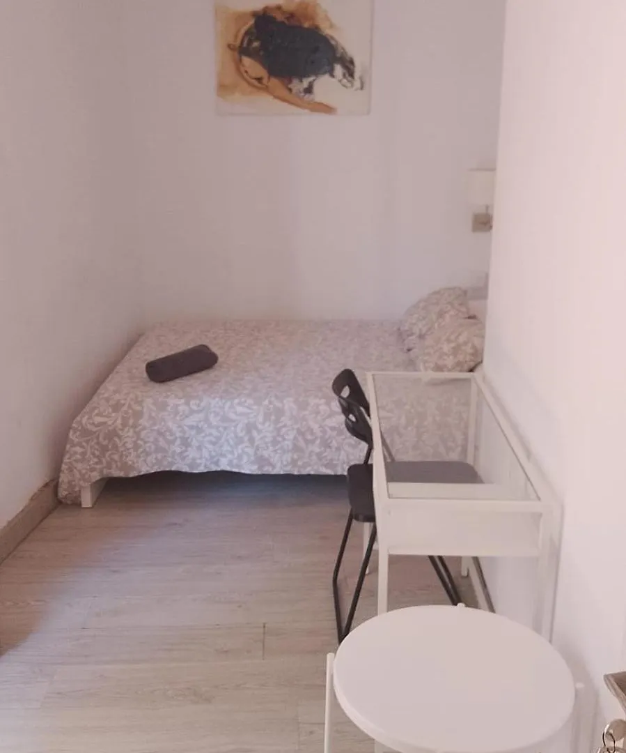Raval Botella Private Rooms Barcelona Spanien