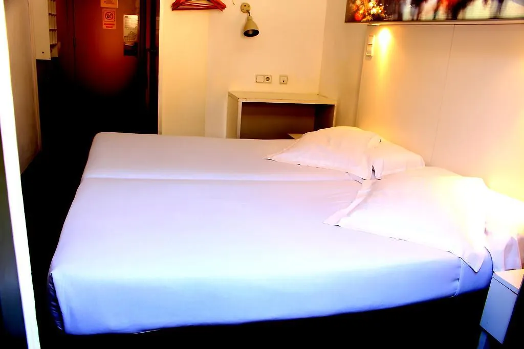 Hostel Raval Botella Private Rooms Barcelona Spanien