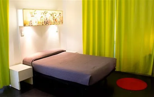 Raval Botella Private Rooms Barcelona 0*,  Spanien