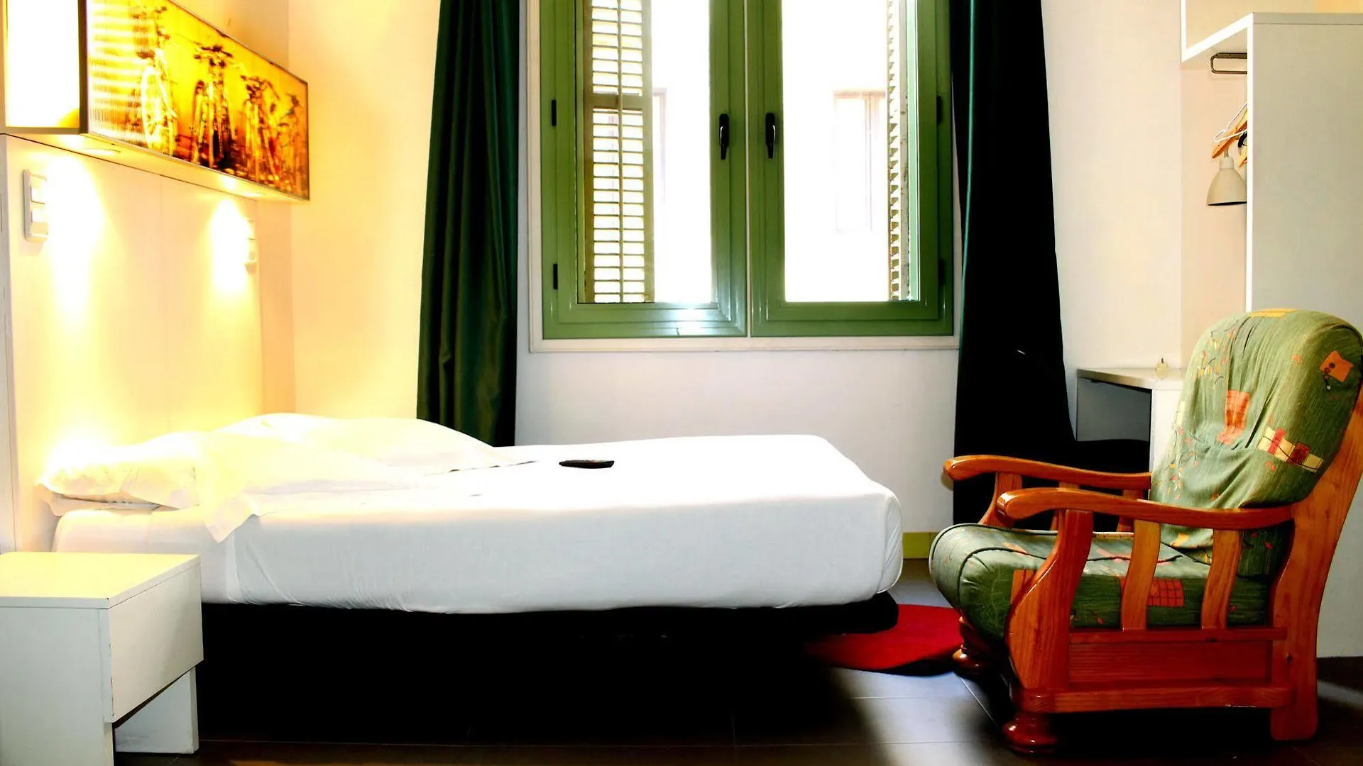 Hostel Raval Botella Private Rooms Barcelona Spanien