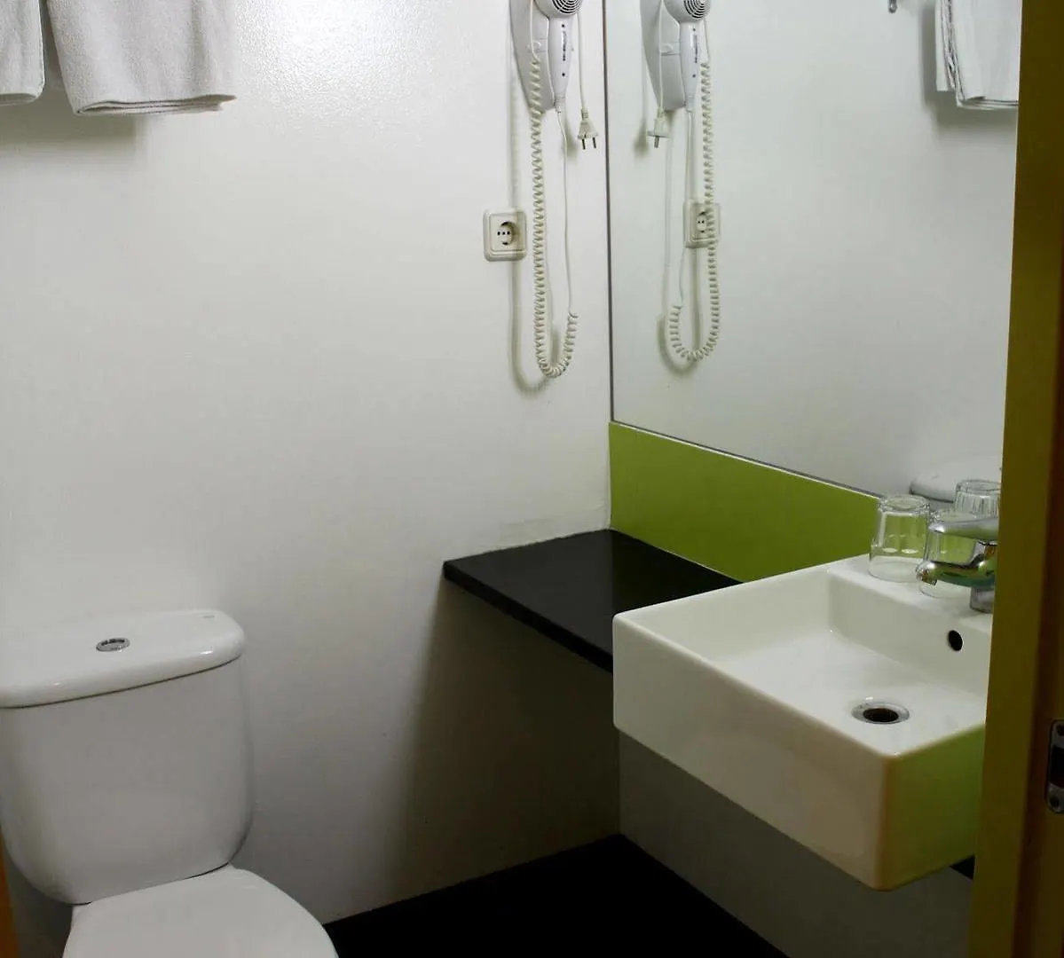 Raval Botella Private Rooms Barcelona Hostel
