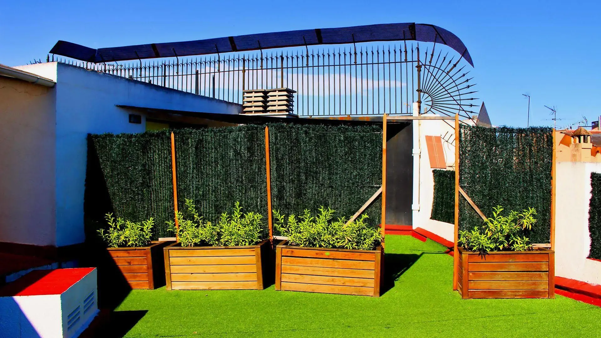 Raval Botella Private Rooms Barcelona