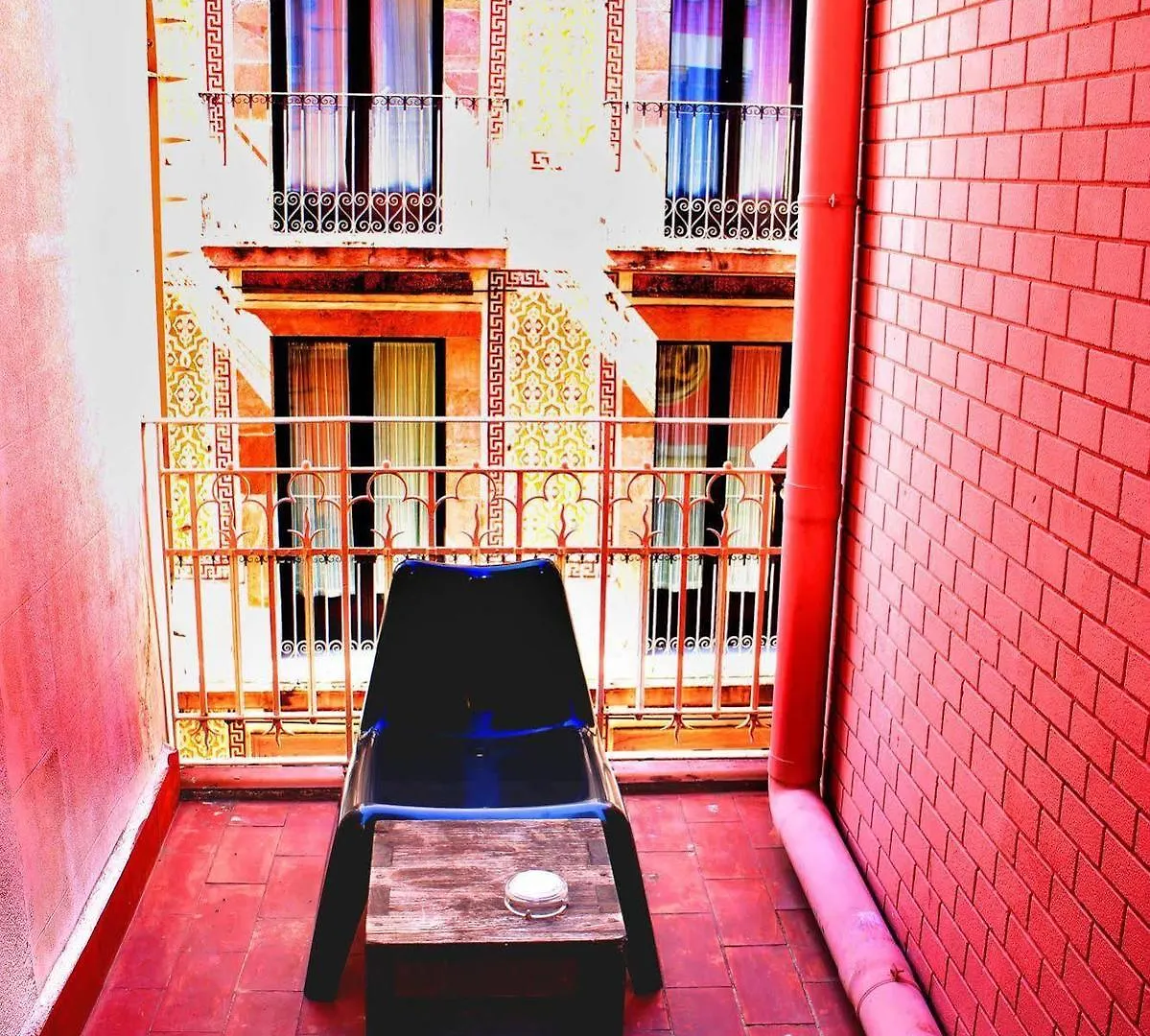 Raval Botella Private Rooms Barcelona Spanien